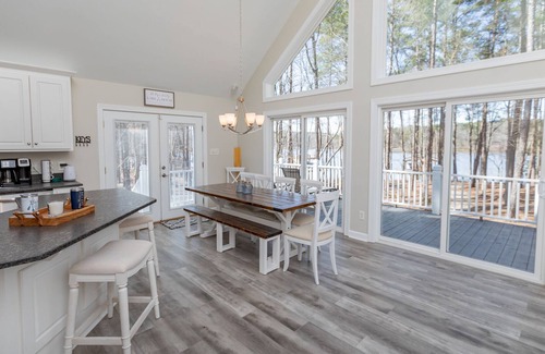 Wise House | Cozy A Frame on the lake!