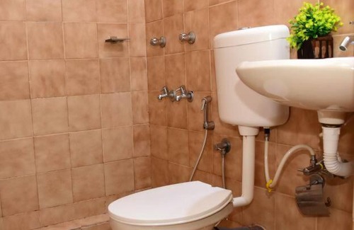 Bambolim Apartment | Cozy AC Apartment in North Goa