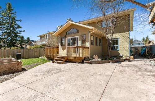 Southwest Calgary House | Cozy accommodation - 5 min from Fish Creek Provincial Park