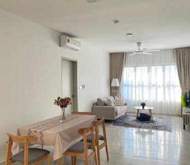 Kota Warisan Apartment | Cozy Aesthetic Apartment near KLIA Airport