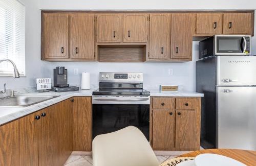 Melaleuca Gardens Apartment | Cozy AirportHouse 5 min del aeropuerto WiFi parking privado
