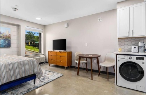 Five Points South Apartment | Cozy Alabama on 10th unit 220