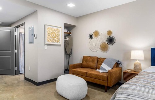 Five Points South Apartment | Cozy Alabama on 10th unit 220