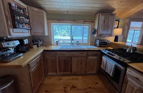 Taos Ski Valley House | Cozy Amizette - Cabin