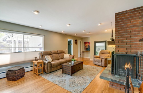 Turnagain Cottage | Cozy Anchorage Rental w/ Yard: 3 Mi to Downtown!