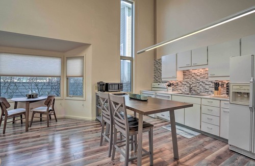 South Addition House | Cozy Anchorage Retreat - Near Hiking & Dtwn!