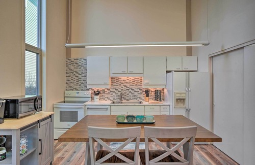 South Addition House | Cozy Anchorage Retreat - Near Hiking & Dtwn!