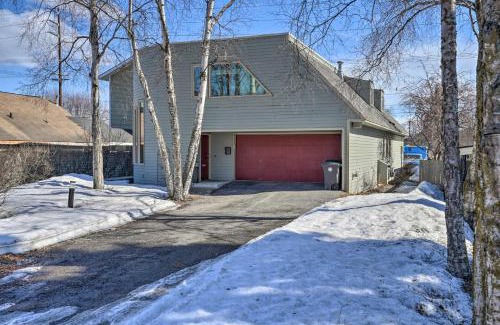 South Addition House | Cozy Anchorage Retreat - Near Hiking and Dtwn!