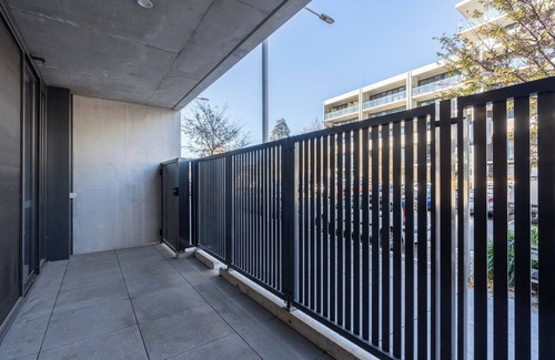Braddon Apartment | Cozy and Central Located 2BDR Apartment w/Parking
