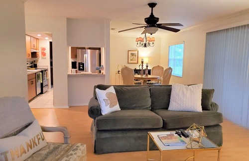 Gulf Gate Estates Villa | Cozy and Clean Villa in Gulf Gate Close to Siesta Key