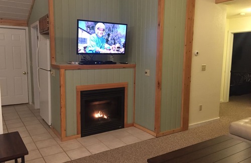 Bellaire House | Cozy and comfortable 1,000 sq. ft. 2-bedroom home with garage.