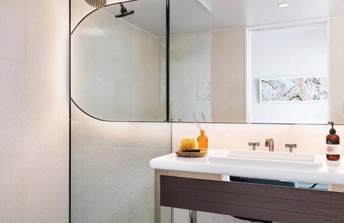 Waller Creek District Hotel | Cozy And Comfortable Accommodation Near Margaret Hoffman Oak Park!