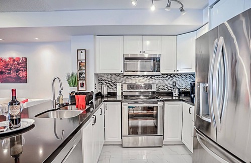 Newtonbrook Apartment | Cozy and Comfortable