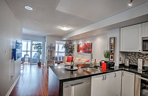 Newtonbrook Apartment | Cozy and Comfortable