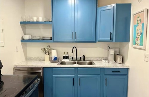 North Charleston House | Cozy and Convenient- 5 min to Airport
