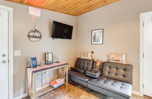 Blairsville Apartment | Cozy and Convenient Blairsville Cabin with Deck!