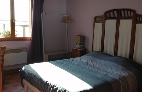 Trepied Bed & Breakfast | Cozy and cozy guest room