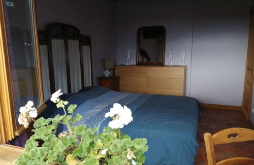 Trepied Bed & Breakfast | Cozy and cozy guest room