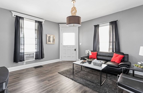 New Castle Apartment | Cozy and Cute 1 Bdrm!
