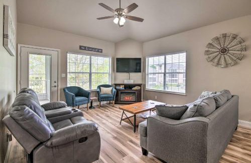 Table Rock Apartment | Cozy and Deluxe Branson Condo Balcony and Pool Access