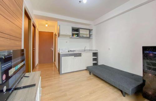 Kayu Putih Apartment | Cozy and Enjoy Living 2BR Tifolia Apartment By Travelio
