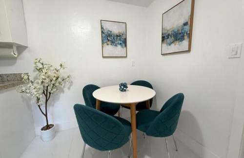 Coral Way Apartment | Cozy and Modern Studio Apartment