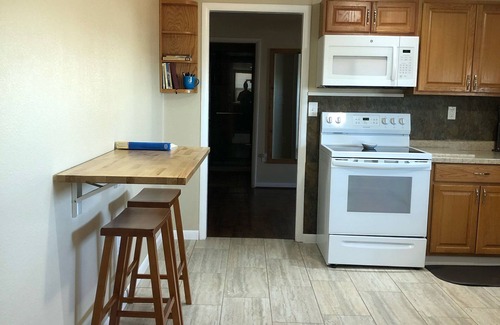 Saratoga House | Cozy And Pet-Friendly!
