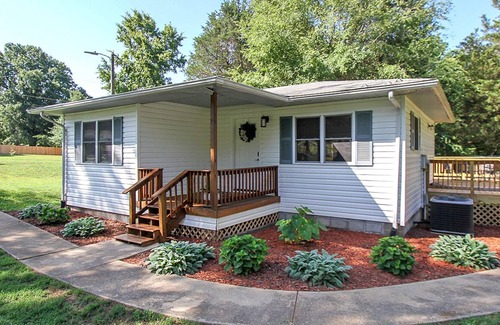 Davidson Cottage | Cozy and private 2-bed cottage close to Lake Norman/ Charlotte