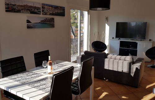 Septemes-les-Vallons Apartment | Cozy and Quiet Flat, few steps to MARSEILLE