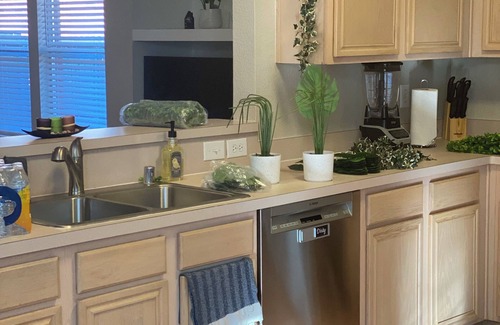 Little Elm House | Cozy and quaint North Texas home. Pet-Friendly!