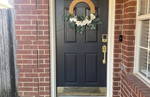 Little Elm House | Cozy and quaint North Texas home. Pet-Friendly!