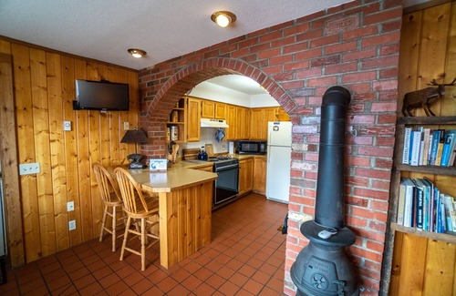 Gardiner Cabin | Cozy and Quiet Apt Style Cabin on the Yellowstone River