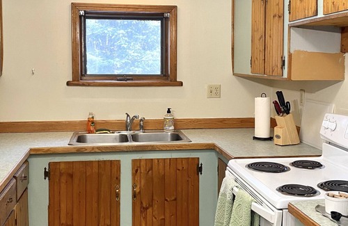 Fairbanks House | Cozy and Quiet location near the River and trails