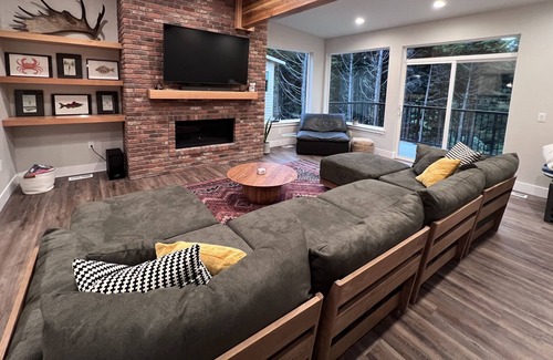 Girdwood House | Cozy and spacious 3BR brand new construction townhouse with fireplace.