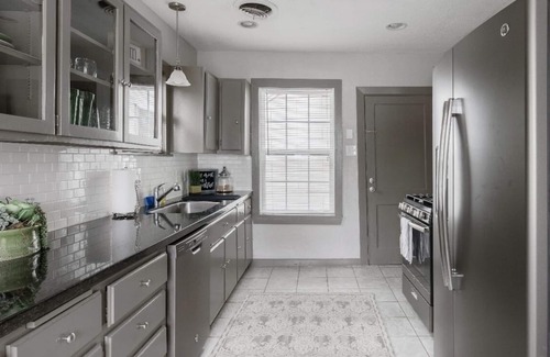 College Station House | Cozy and stylish home 2 blocks from Texas A&M University