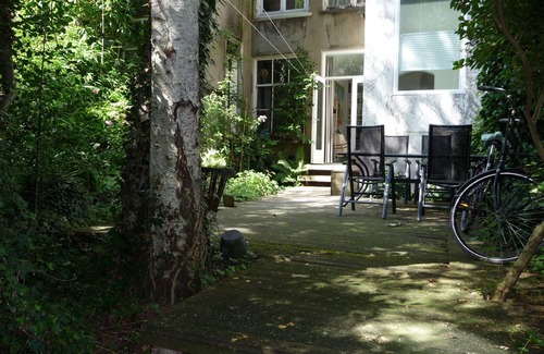 Oude Pijp Apartment | Cozy and Stylish Apt with garden in city center.