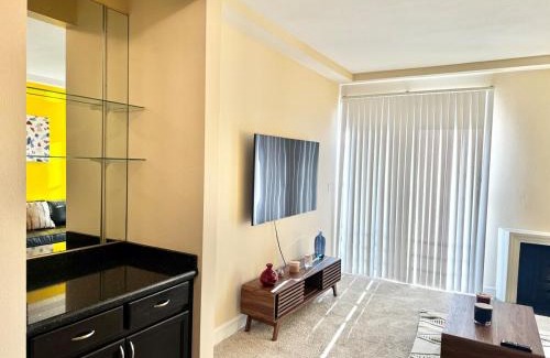 Miracle Mile Apartment | Cozy and Stylish Unit