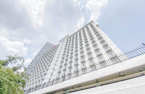 Jatingaleh Apartment | Cozy And Warm Studio Room At Paltrow City