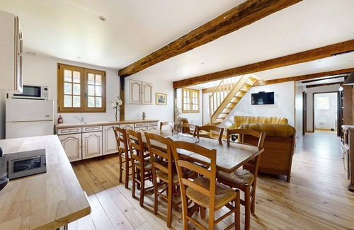 Criquetot-le-Mauconduit Apartment | Cozy apartment in Criquetot-le-Maucondui