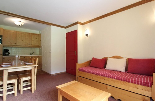 Val Cenis Apartment | Cozy apartment for 4 at the foot of the slopes with pool and parking