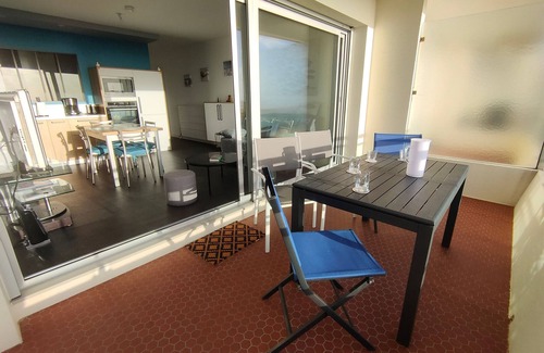 Saint-Hilaire-de-Riez Apartment | Cozy apartment 4 people, terrace, parking, pets allowed, 50m from the beach