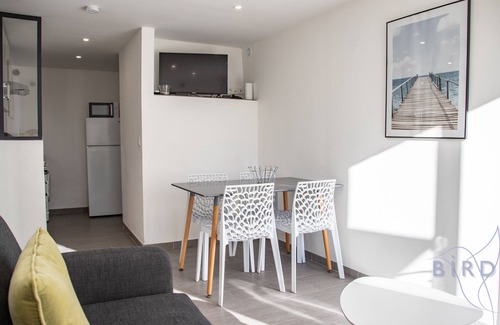 Mandelieu-La-Napoule Apartment | COZY APARTMENT, BEAUTIFUL DOMAIN, SWIMMING POOL, TENNIS AND SEA OVERVIEW