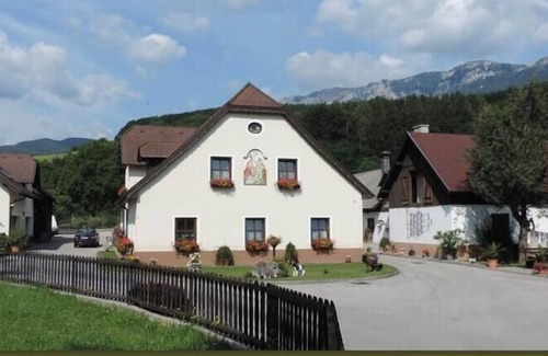 Reichenau an der Rax Apartment | Cozy apartment on the farm - perfect for families with children