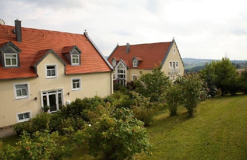 Neualbenreuth Apartment | Cozy apartment with fully equipped kitchen