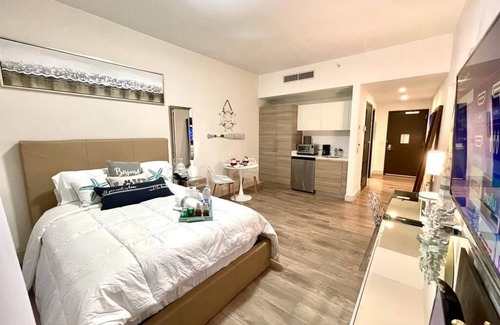 Hollywood Lakes Apartment | Cozy apartment, 1 step away from the beach! in the most luxurious area of Miami