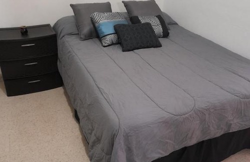 Cangrejo Arriba Apartment | Cozy Apartment across the San Juan Airport