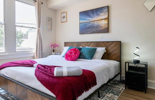 Brightwood Park Apartment | Cozy Apartment at Washington DC! Sun Filled & Comfortable!