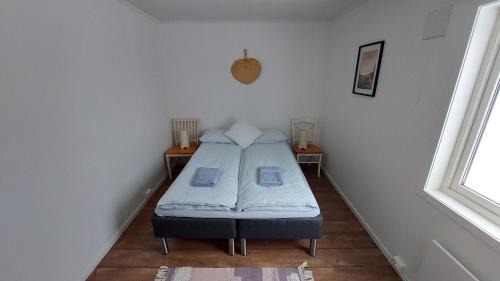 Mefjordvær Apartment | Cozy Apartment between sea and mountains