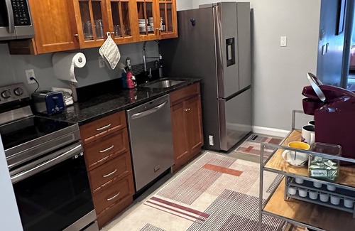 Shaw Apartment | Cozy apartment centered in historical U-ST/Shaw/Logan Circle neighborhoods!