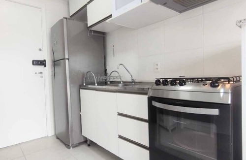 Panamby Apartment | Cozy apartment close to the cable-stayed bridge, Morumbi shopping mall.